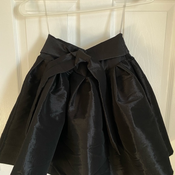 YaYa & Co boutique black fancy stretch lace top and full satin skirt 2pc Small - Picture 4 of 6